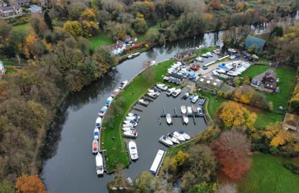 Lady Florence, Spring Unique River Boat with Castle Views - Foto 12