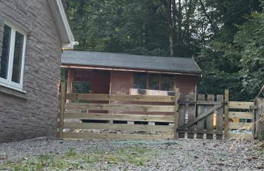 Country Cottage Sleeps 6 w/ Hot Tub & Dog-friendly - Foto 16