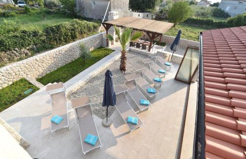 Villa Muskatel KRK -with heated covered pool - Photo 10