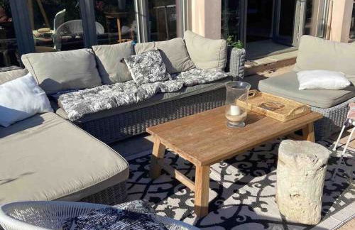 Rez de chaussée villa avec piscine - Foto 16