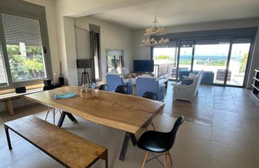 Seaside Villa with Private Football Pitch - Foto 9