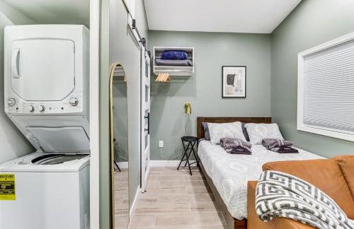 5 Mi to National Harbor Stylish Apt with Patio! - Foto 8