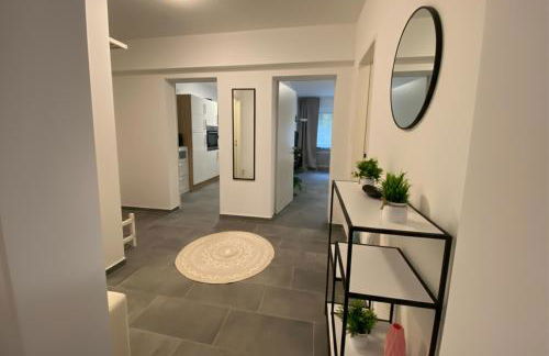 Spacious Apartment with Balcony - nearby Schlosspark - APOLONIAliving - Foto 19