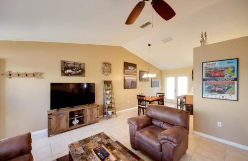 Screened Porch and Pool Access Cozy Sebring Condo - Foto 5