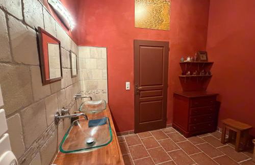 Maison renovee en pierres séjour spacieux avec jardin et terrasse aménagée près Omaha beach & Bayeux à 5mn de la mer tous commerces - Foto 40