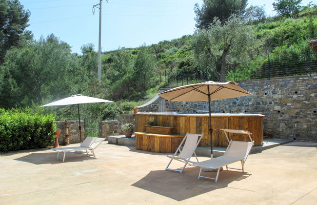 2 bedroom House in Cipressa with private pool and garden - Photo 17