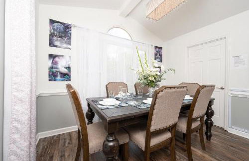 Arcade, Ping Pong, Hot Tub, Gas Grill, & King Bed - Photo 33