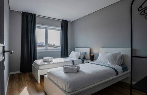 3BR Flat by Casa da Música, Central, Sleeps 6, E - Foto 8