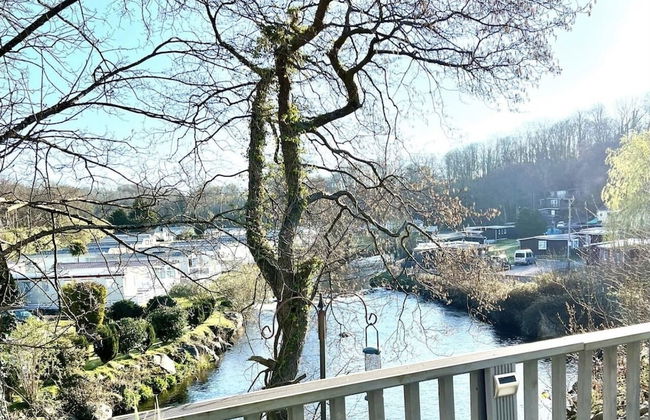 Inviting 2-bed Chalet in Caernarfon - Photo 8
