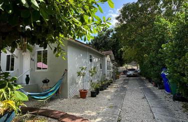 Quiet & Centrally located House - PRIVATE PARKING, LAUNDRY AND STORAGE FOR LUGGAGE - Foto 22