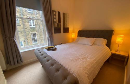 Fabulous 2 bed Historic Ground floor apartment Belper with free car parking next to property - Foto 4