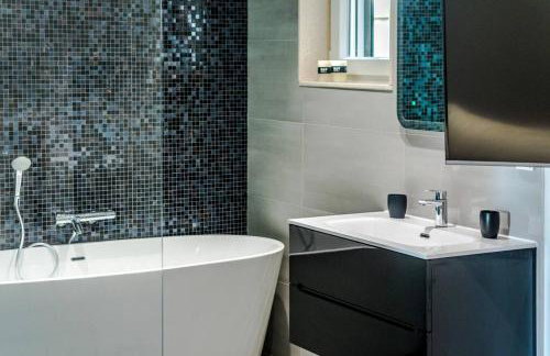 Luxury apartment Martinis with pool - Photo 18