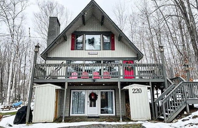 Treehouse Home Brought to you by GetAway Vacations - Photo 62