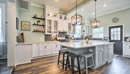 Spacious Abode, Walk to Texas Heroes Square! - Foto 2