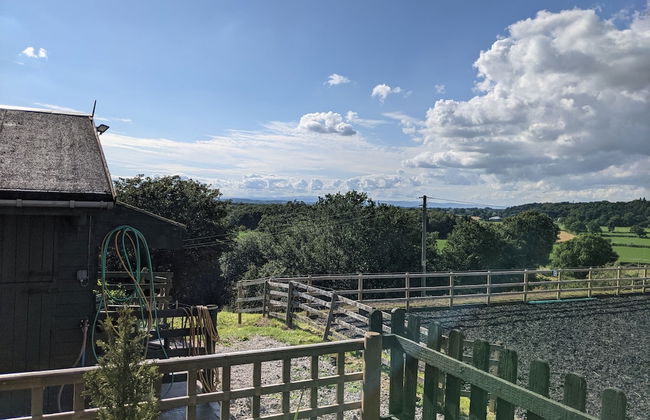 Rustic Log Cabin - Dog Friendly - Sleeps 2 - Views - Foto 9