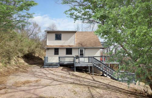 Cozy cabin w hot tub fire pit & ski access - Foto 43