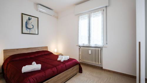 IZZ1 Apartments - Motor&Food Valley - Posto Auto Privato - Foto 1, towels, wardrobe