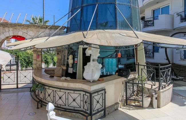 Seahorse Deluxe Hotel - Photo 36