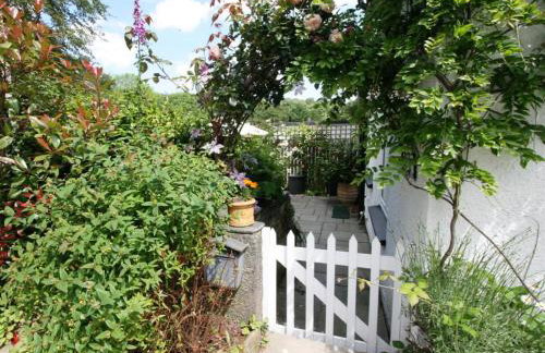 Hollyhocks Cottage surrounded by beautiful Cornish countryside. - Foto 2