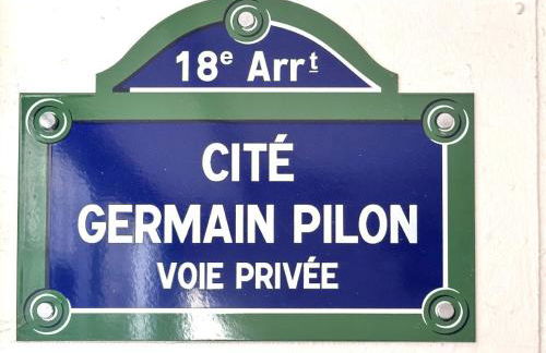 Montmartre vue sur les toits de Paris et la Tour Eiffel - Foto 11