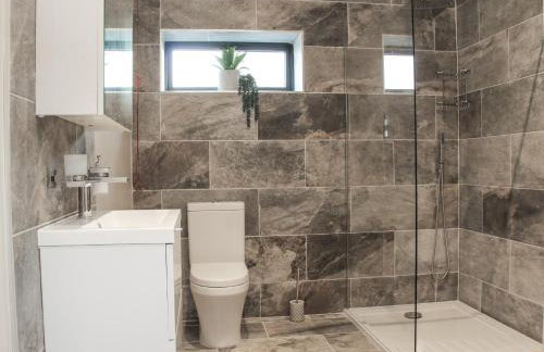 The Tyre Barn - Foto 9