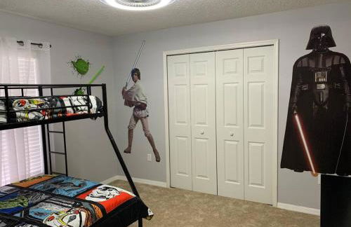 Minutes to Disney! Spacious Home w/ Private Pool, Themed Rooms! - Foto 4