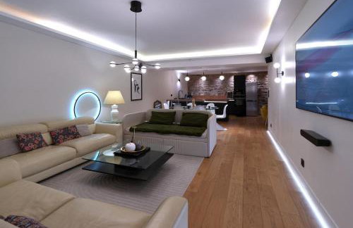LE LUXURY LOFT - CENTER l DECEMBER MAR-KET l EUROPEAN PARLIAMENT l PARKING l NETFLIX - SPACIOUS & UNIQUE - LE LUXURY LOFT - CENTRE l MARCHÉ DE NOËL l PARLEMENT EUROPÉEN l PARKING l NETFLIX - SPACIEUX & UNIQUE - Foto 18