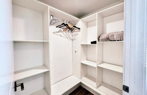 Modern 3BR Home in Mid-City - Photo 25