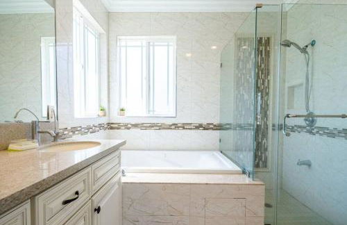 17-19ppl BTW Dsny Hllywd GarageParking Yard Grill - Foto 60