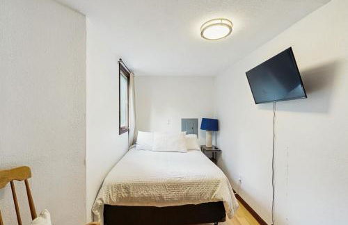 Girdwood Mountain House - Photo 17