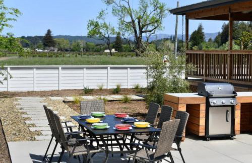 Completely Remodeled Farmhouse With Stunning Views Of Dry Creek Valley - Foto 25