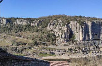 maison pierre et voûte au cœur du village - Photo 37