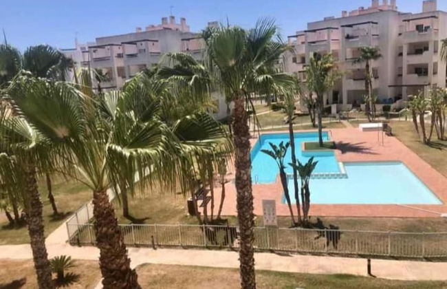 Stylish 2-bed Apartment Overlooking the Fairways - Foto 14