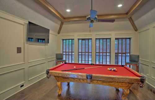 Unwind Fireside and Play Pool! Idyllic McKinney Home - Foto 7