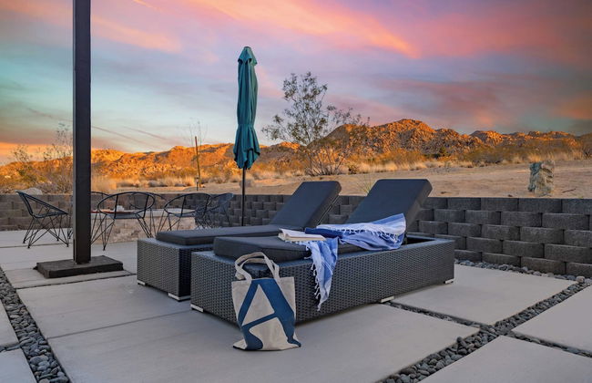 Luxe Modern Escape w/ Pool, Hottub, Firepit, Desert View Obsidian by Avantstay - Foto 6