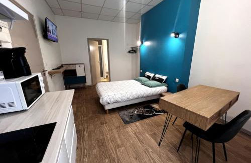 Beau Studio dans une rue au calme en Centre Ville de Niort proche de la Gare - Foto 1