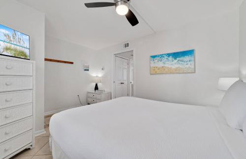 1br/1ba Sleeps 4 Near Beach w/ Breathtaking Ocean Views - Photo 54