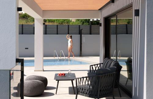 Monti Luxury Villa, with Heated Pool & Hot Tub - Foto 13