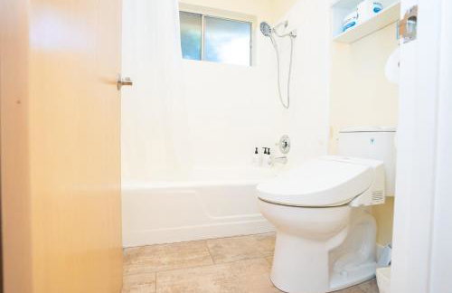 Central 3BR Home Steps from Castro St - Foto 25