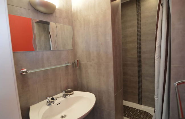 Hillside Retreat With Pond - Photo 15