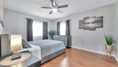 Family & Pet Friendly Getaway with Porch Fire Pit & Yard - Foto 4