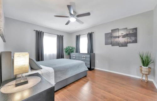 Family & Pet Friendly Getaway with Porch Fire Pit & Yard - Foto 4