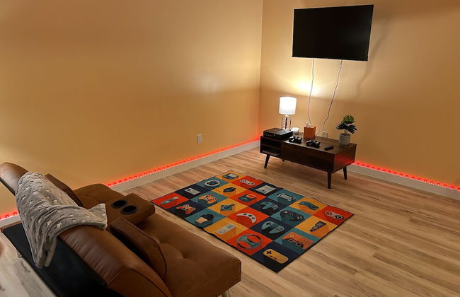 Mansion w 10 Bedrooms Pool and Theater - Foto 37