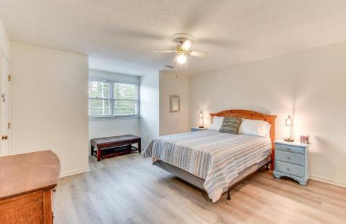 Charming Seneca Home - 3 Mi to Memorial Stadium! - Foto 18