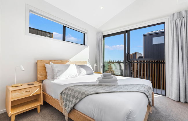 Modern 2BR Townhouse in Mission Bay I Zodiak Stays - Photo 2