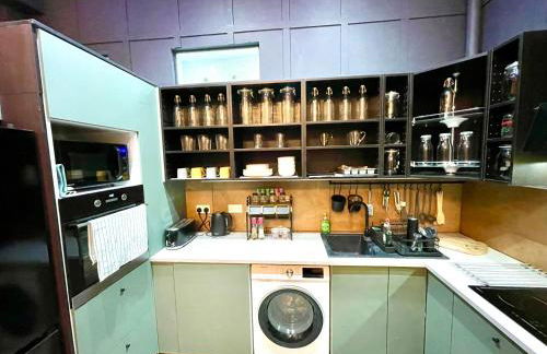 AdeamStays provides Beautiful centrally located 1 and 2 bed apartments on Liverpools Boulevard - Foto 43