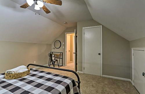 Deck and Gas Grill Modern East Stroudsburg Home! - Foto 19