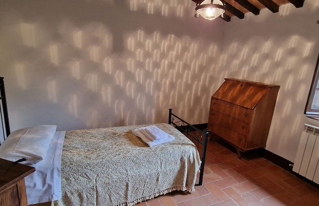 View of Monte Amiata for 3 Guests Agriturismo La Piaggia - Vivo D'orcia - Foto 3