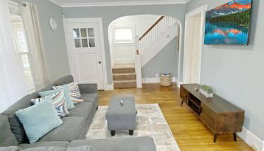 Lux 3BR, Steps from Airport, U of R & Grocery Stores - Foto 1