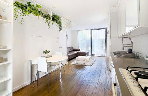 Beautiful London Townhouse - 5 mins from Queens Road Station - Foto 1